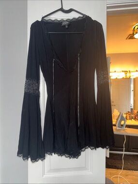 WIDOW Black Lace-Trim Flared Sleeve Romper